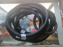 Load image into Gallery viewer, KIT DE HULES DE CRISTAL PARA VW SEDAN VOCHO CON RANURA PARA MOLDURA - Escarabajo Refacciones & Accesorios