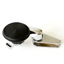 Load image into Gallery viewer, Aldabilla de Aleta Derecha con Perilla – VW Sedán y Combi - Escarabajo Refacciones & Accesorios