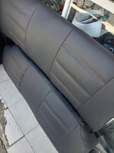 Cargar imagen en el visor de la galería, Juego de Asientos Recaro en Piel con Costuras Rojas para Volkswagen Sedan (3 piezas) - Escarabajo Refacciones & Accesorios