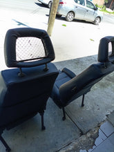 Cargar imagen en el visor de la galería, Juego de Asientos Recaro en Piel con Costuras Rojas para Volkswagen Sedan (3 piezas) - Escarabajo Refacciones & Accesorios