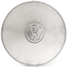 Cargar imagen en el visor de la galería, TAPÓN DE BOLA CROMADO PARA RIN DE 4 BIRLOS CON EMBLEMA VW EN RELIEVE (EMBLEMA CHICO)