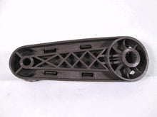 Cargar imagen en el visor de la galería, MANIJA DE ELVADOR - Escarabajo Refacciones & Accesorios