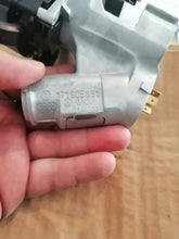 Cargar imagen en el visor de la galería, Conjunto original Volkswagen de conmutadores de columna 171953503AE - vista 3
