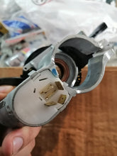 Cargar imagen en el visor de la galería, Conjunto original Volkswagen de conmutadores de columna 171953503AE - vista 4
