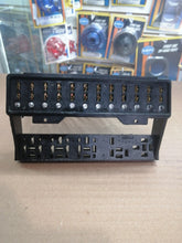 Cargar imagen en el visor de la galería, Caja de fusibles con LED y fusibles tipo pala para VW Sedán Vocho - vista 4