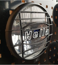 Cargar imagen en el visor de la galería, Par de rejillas protectoras HELLA para faros 500 y 500FF