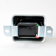 Cargar imagen en el visor de la galería, Regulador Bosch 12 V 1987MN0013 para generador Volkswagen clásico - vista 2