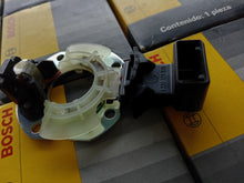 Cargar imagen en el visor de la galería, 🔧 Sensor de Impulso (Efecto Hall) Bosch 1237031180 – VW Sedán 1.6i Fuel Injection (1992–2004) - Escarabajo Refacciones &amp; Accesorios
