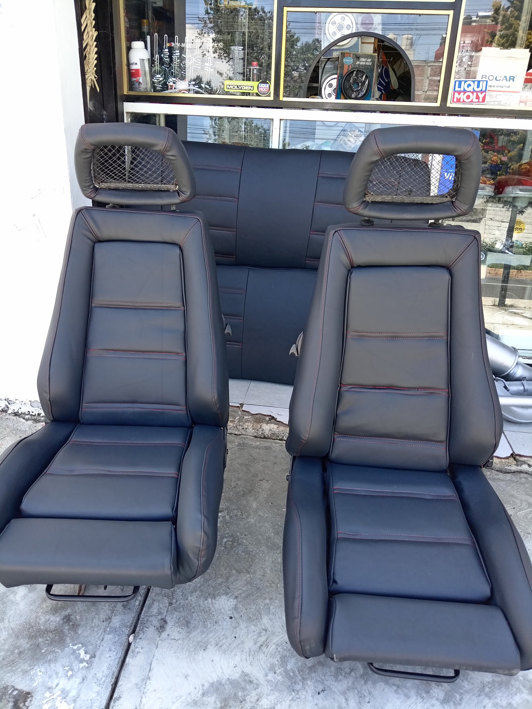 Juego de Asientos Recaro en Piel con Costuras Rojas para Volkswagen Sedan (3 piezas)